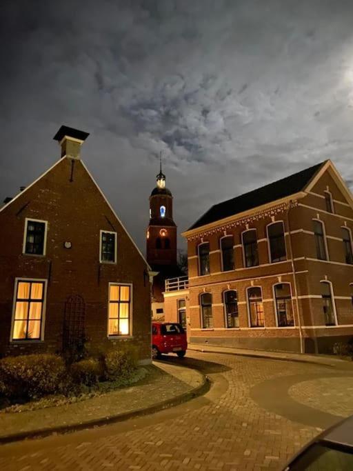Sfeervol Verblijf In Oude Gemeentehuis Eenrum. Εξωτερικό φωτογραφία