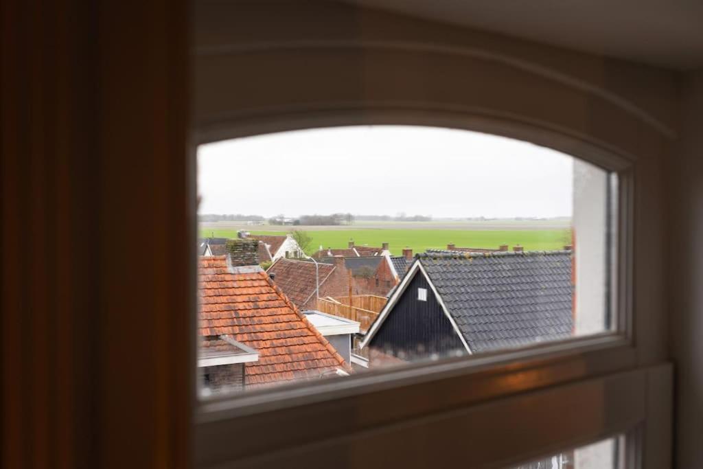 Sfeervol Verblijf In Oude Gemeentehuis Eenrum. Εξωτερικό φωτογραφία